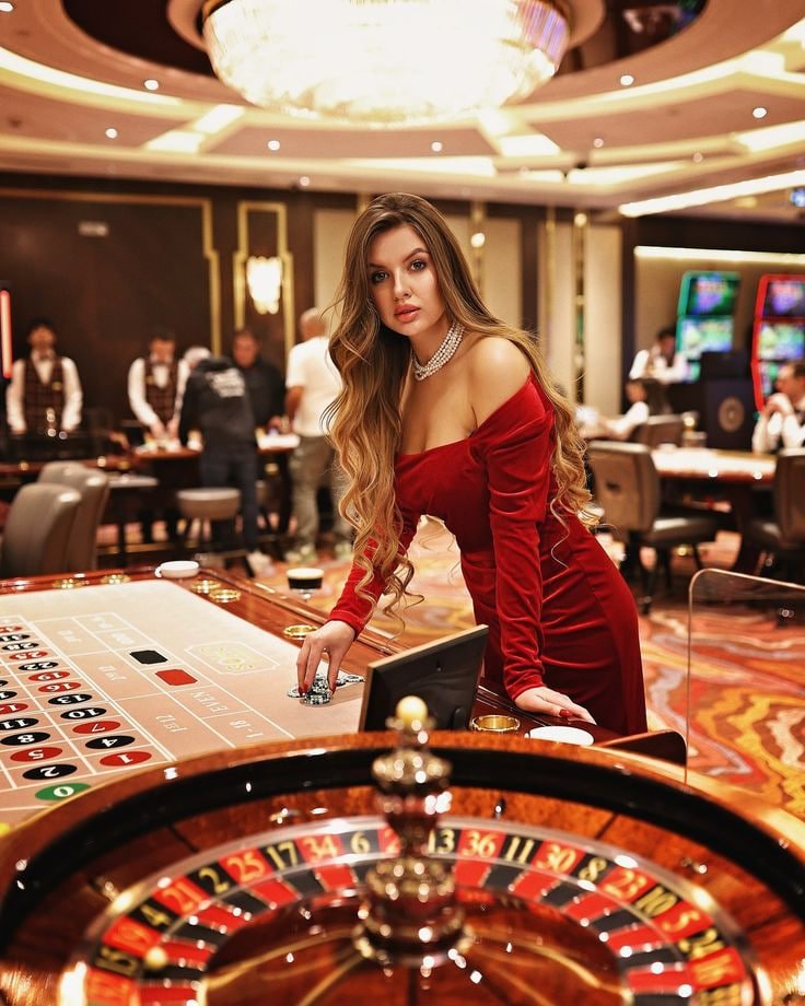 goldenqq app live blackjack table on mobile screen with real dealer and game controls